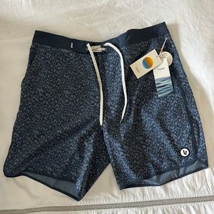 Vuori men’s cruise board short